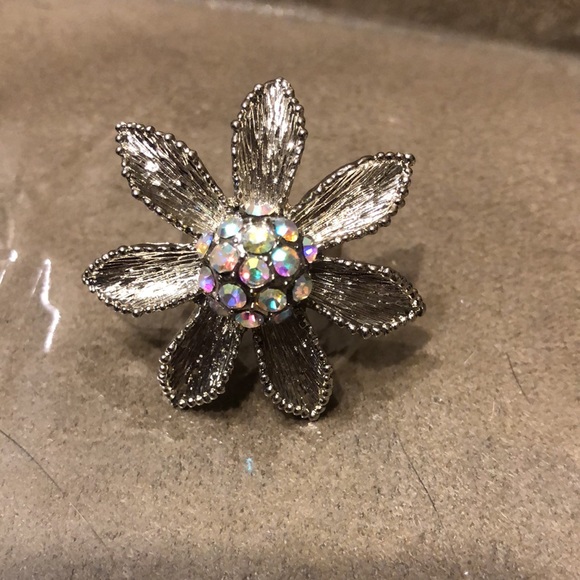 Gorgeous🥳HP🥳Colored Rhinestone Flower Ring - Picture 2 of 7